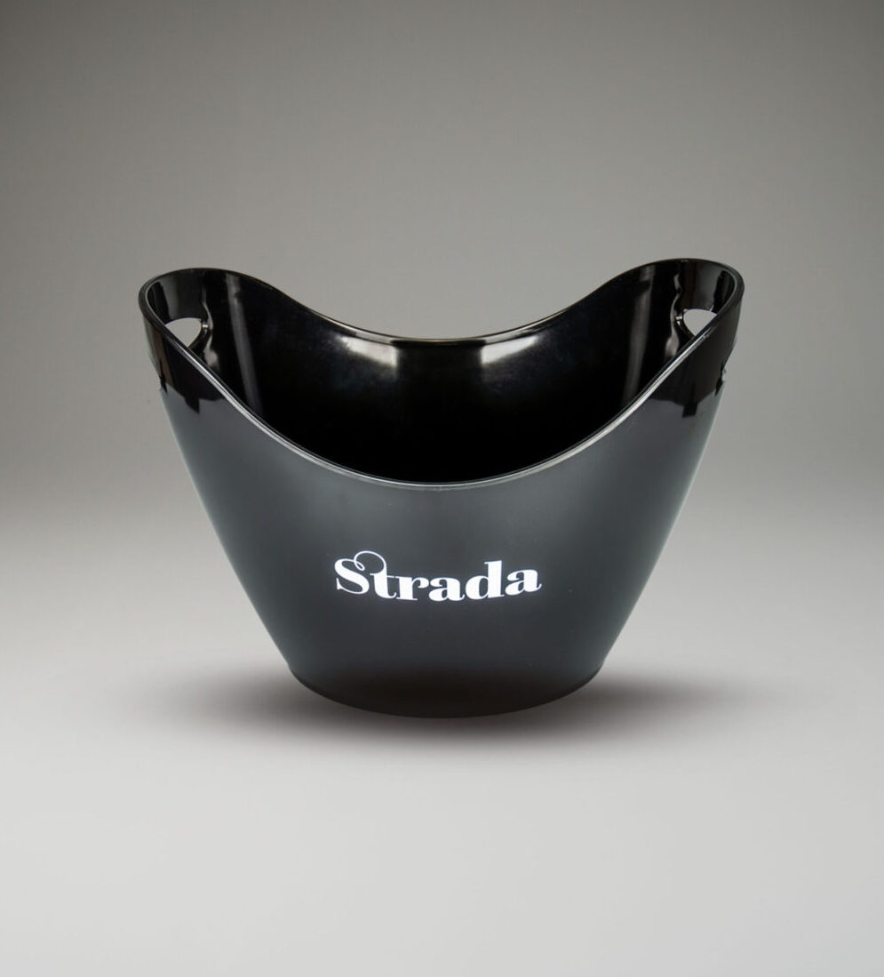 Der schöne Weinkühler in schwarz mit dem Logo Strada in weiss.